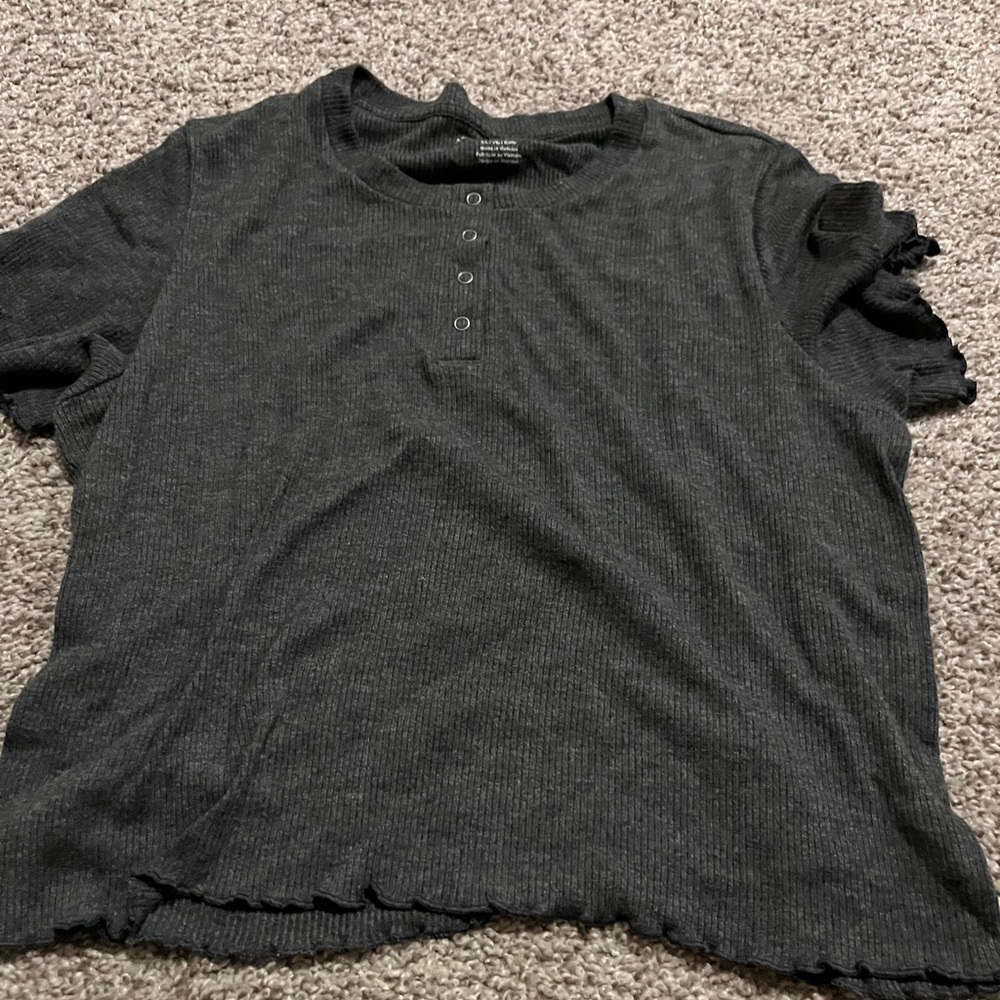 Gray ruffle crop top